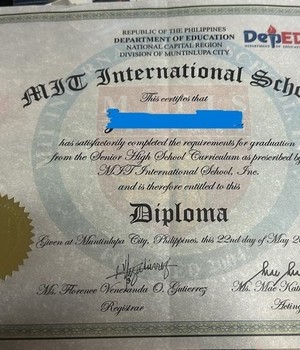 MIT International School 졸업장 한